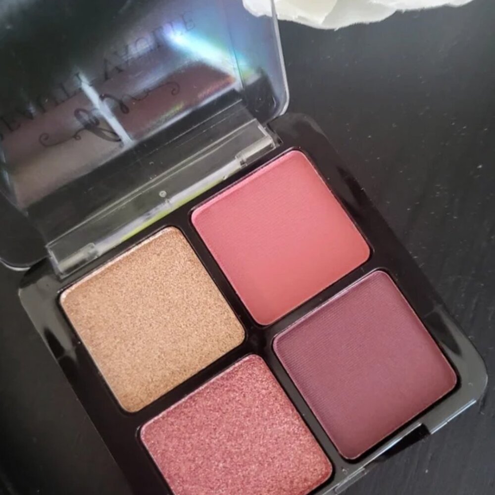 Beauty Vaulte Eyeshadow Quad | Plum Palette